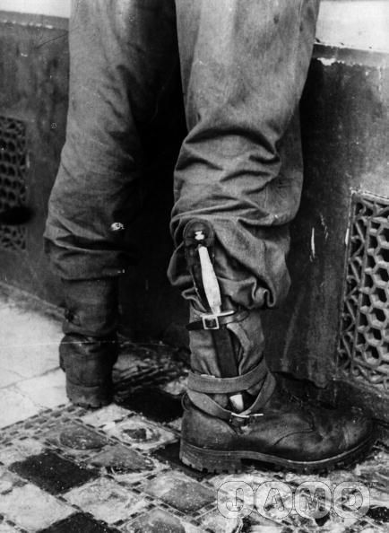 Allied soldier boot knife